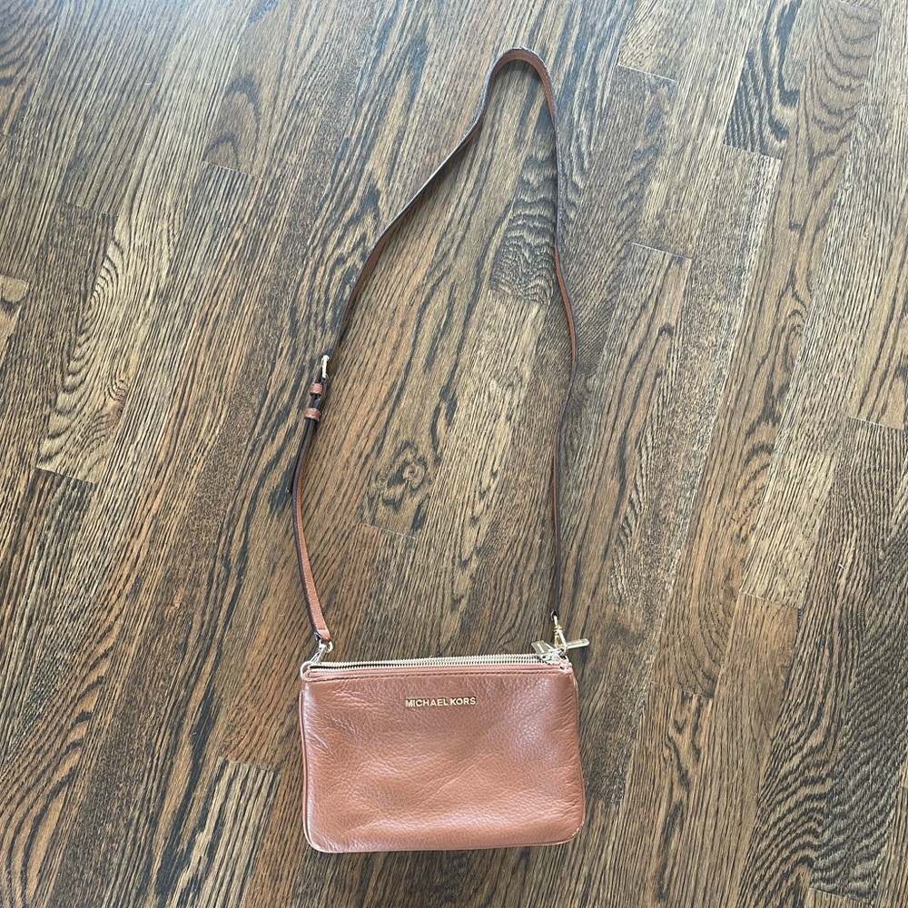 Brown Micharl Kors crossbody bag